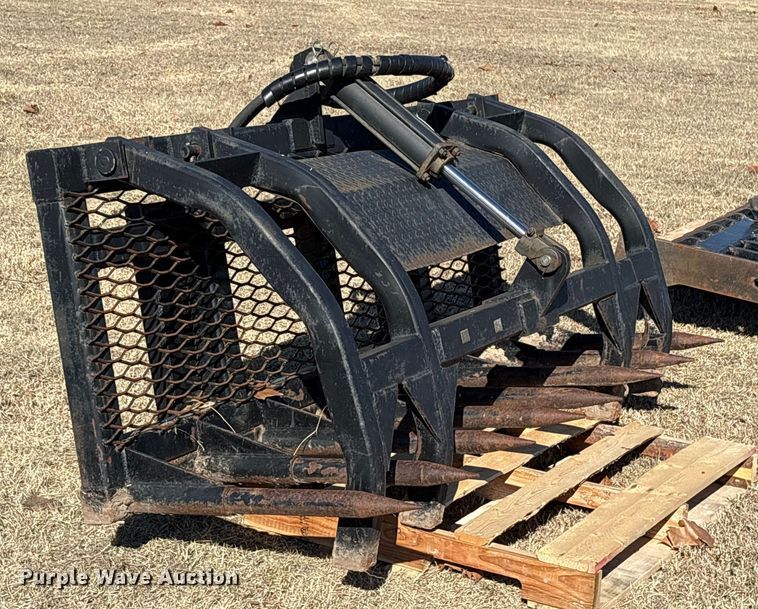 image for item ET7444 Maxim skid steer root grapple bucket