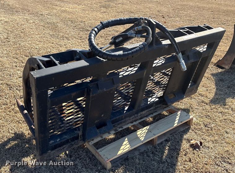 image for item ET7444 Maxim skid steer root grapple bucket