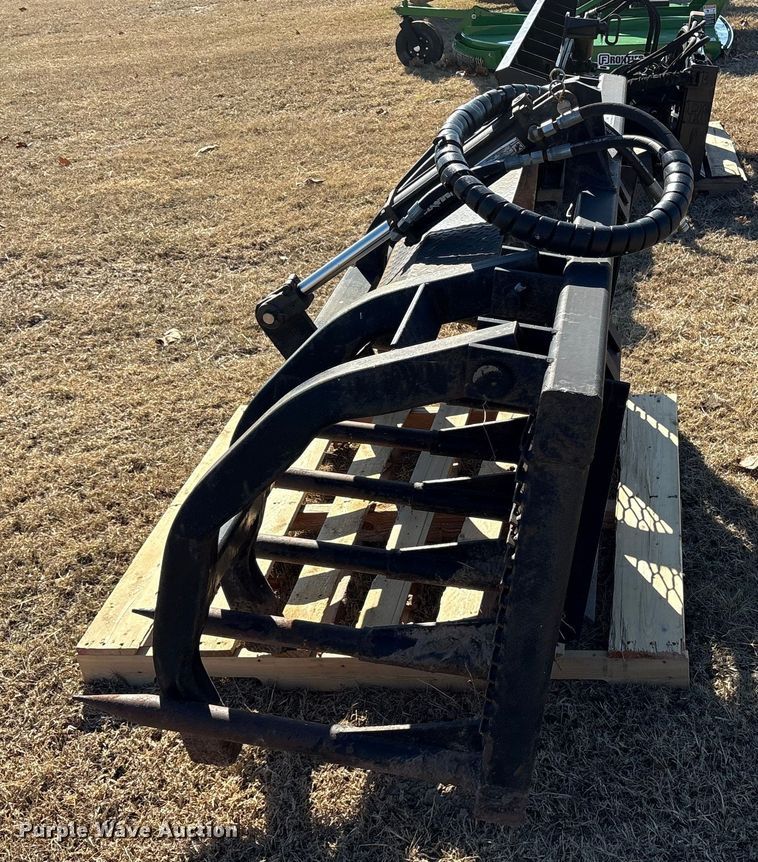image for item ET7444 Maxim skid steer root grapple bucket