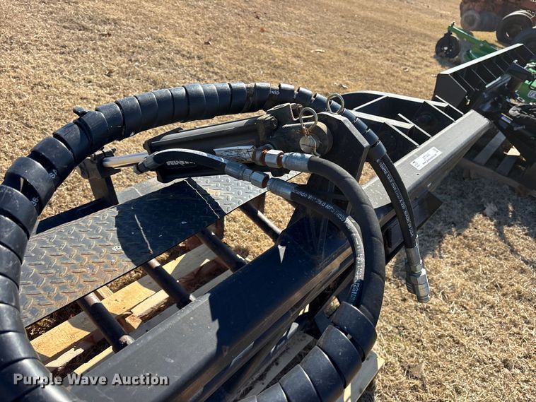 image for item ET7444 Maxim skid steer root grapple bucket