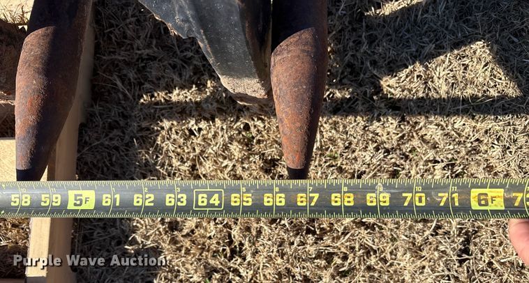 image for item ET7444 Maxim skid steer root grapple bucket