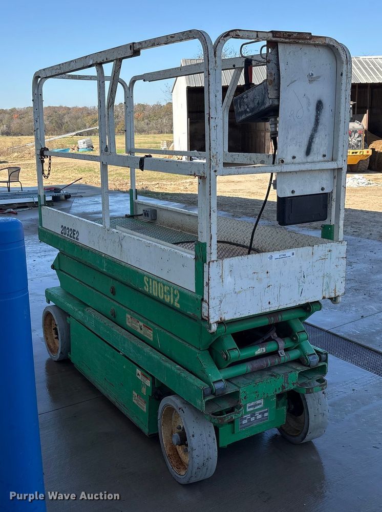 image for item ET7453 2001 JLG 2032-12 scissor lift