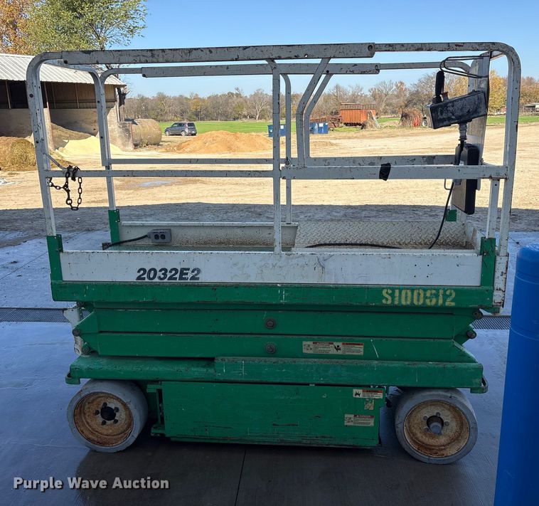 image for item ET7453 2001 JLG 2032-12 scissor lift