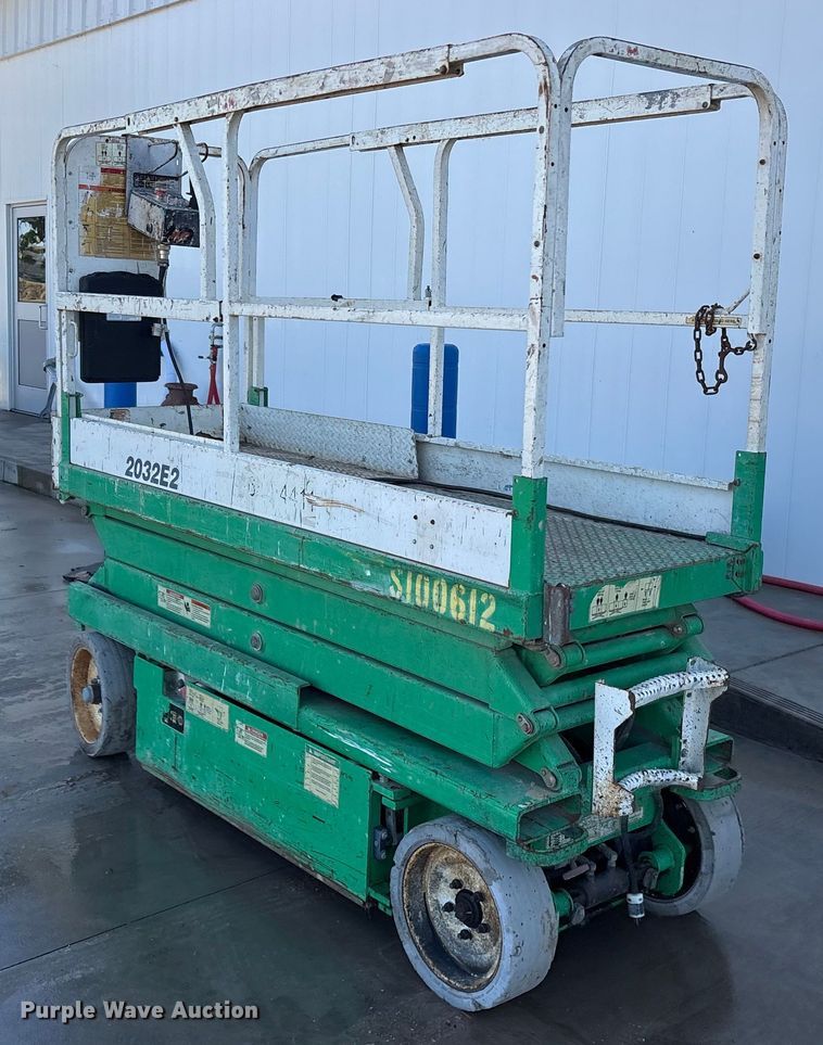 image for item ET7453 2001 JLG 2032-12 scissor lift