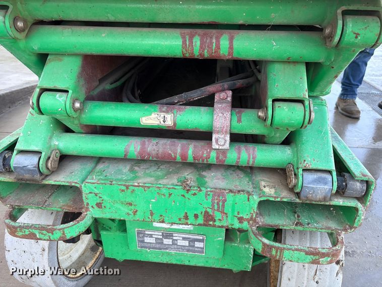 image for item ET7453 2001 JLG 2032-12 scissor lift