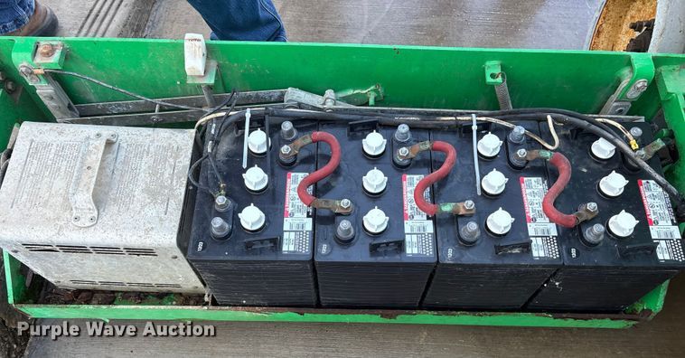 image for item ET7453 2001 JLG 2032-12 scissor lift