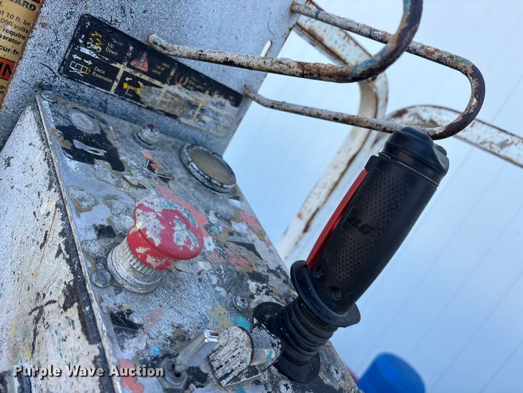 image for item ET7453 2001 JLG 2032-12 scissor lift