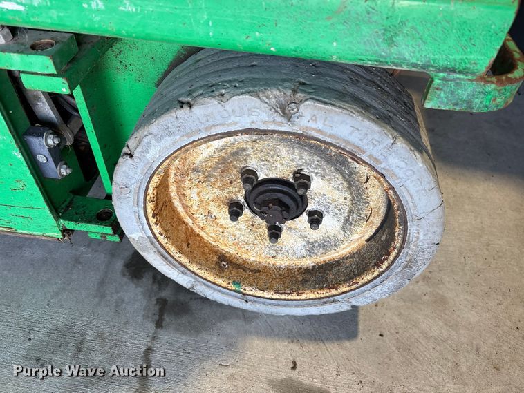 image for item ET7453 2001 JLG 2032-12 scissor lift