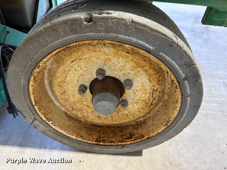 image for item ET7453 2001 JLG 2032-12 scissor lift