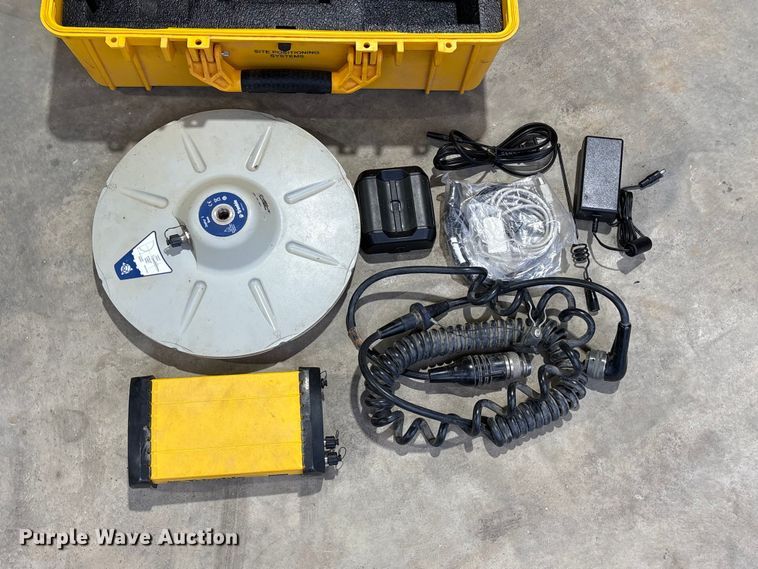 image for item EU7114 Trimble CBMRX-010B  GNSS receiver