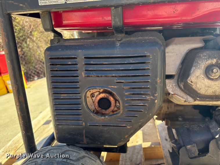 image for item EU7116 (7) Honda EB 6500X generators