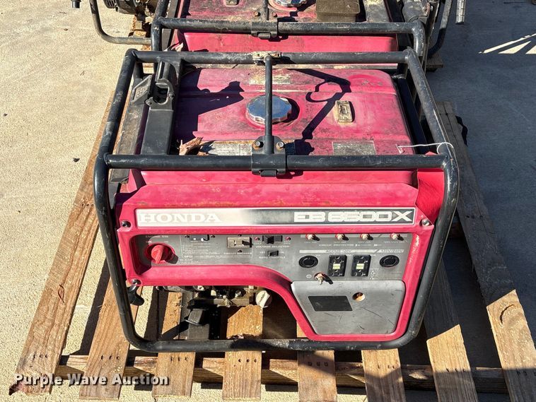 image for item EU7116 (7) Honda EB 6500X generators