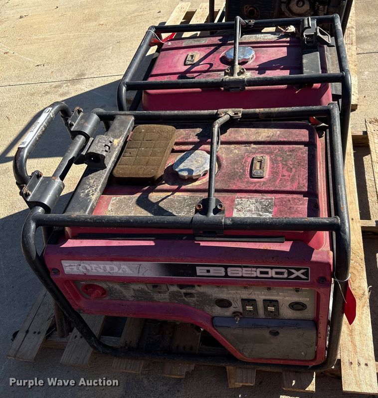 image for item EU7116 (7) Honda EB 6500X generators