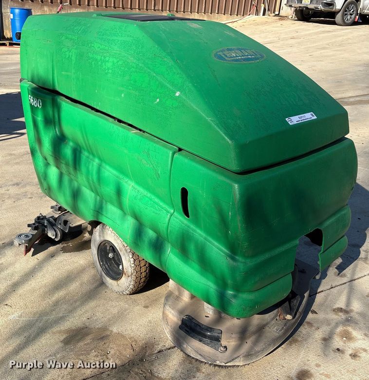 image for item EU7117 Tennant 5680 floor scrubber
