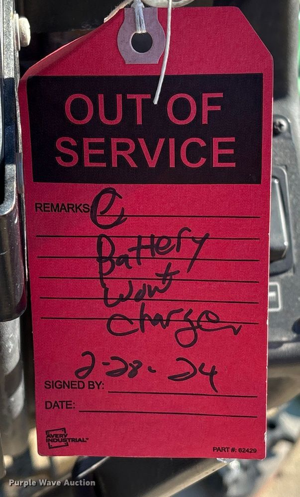 image for item EU7117 Tennant 5680 floor scrubber