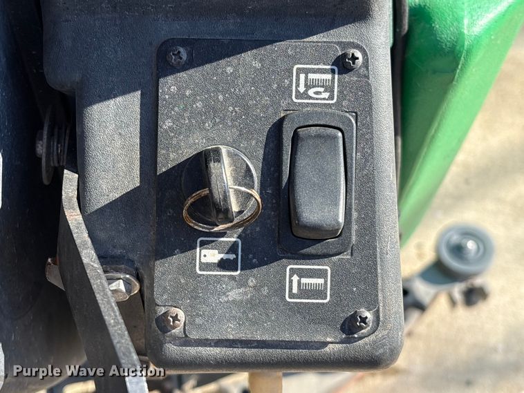 image for item EU7117 Tennant 5680 floor scrubber