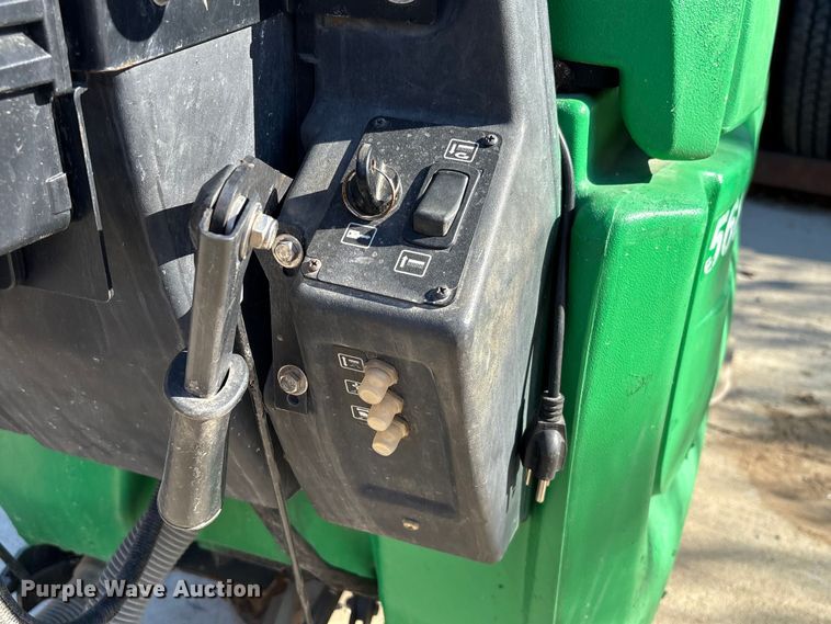 image for item EU7117 Tennant 5680 floor scrubber