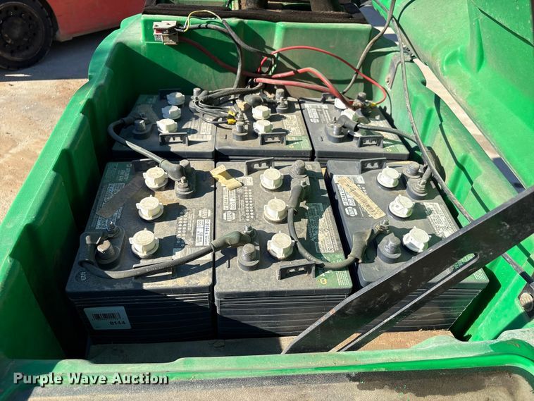 image for item EU7117 Tennant 5680 floor scrubber