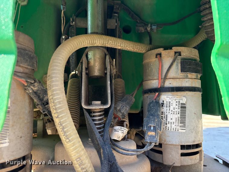 image for item EU7117 Tennant 5680 floor scrubber