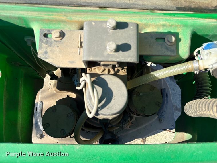 image for item EU7117 Tennant 5680 floor scrubber