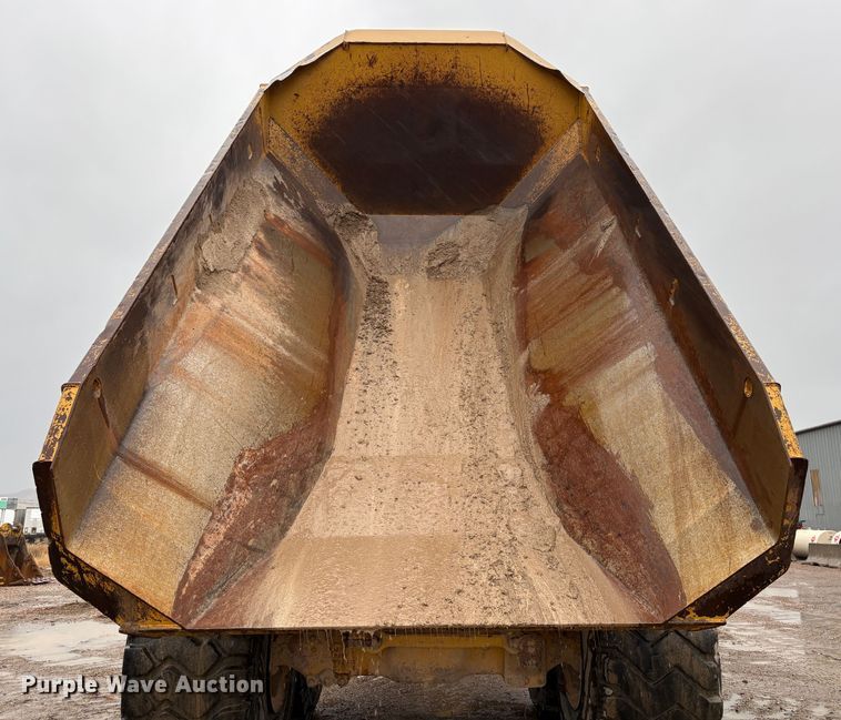 image for item EU8567 2013 Caterpillar 740B articulated haul truck