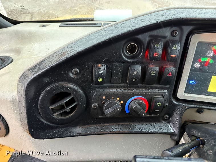 image for item EU8567 2013 Caterpillar 740B articulated haul truck