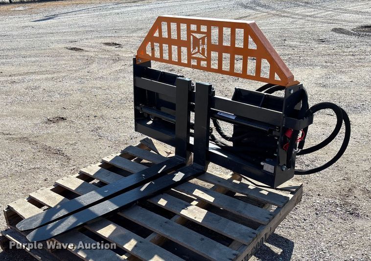 image for item EV3447 2025 LandHonor HPF-11-3000G skid steer forks