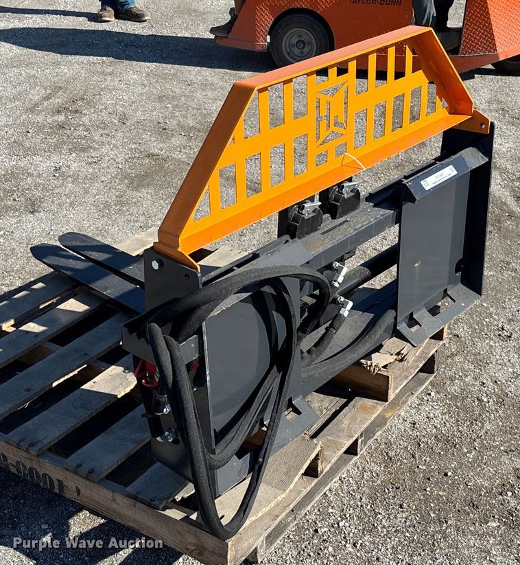 image for item EV3447 2025 LandHonor HPF-11-3000G skid steer forks