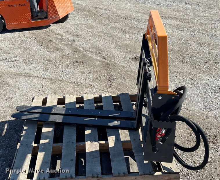 image for item EV3447 2025 LandHonor HPF-11-3000G skid steer forks