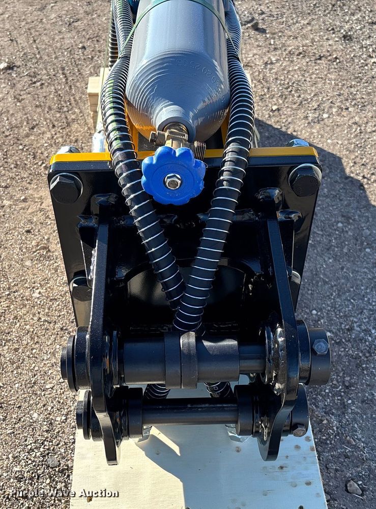 image for item EV3456 2025 PC450 breaker