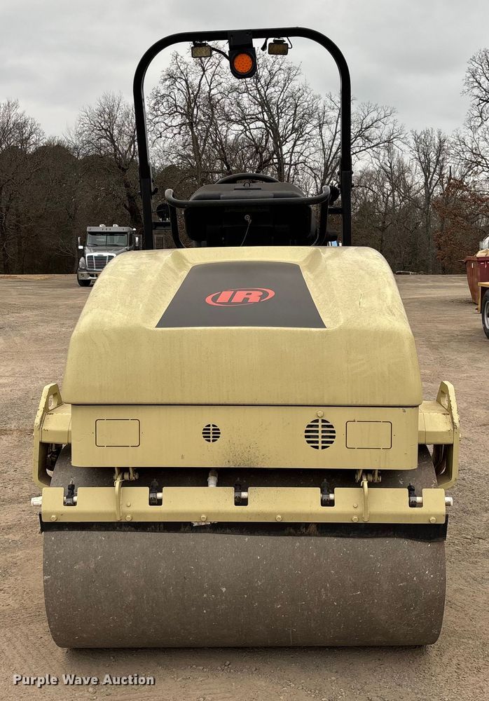 image for item EV3498 Ingersoll Rand DD-34HF double drum vibratory roller