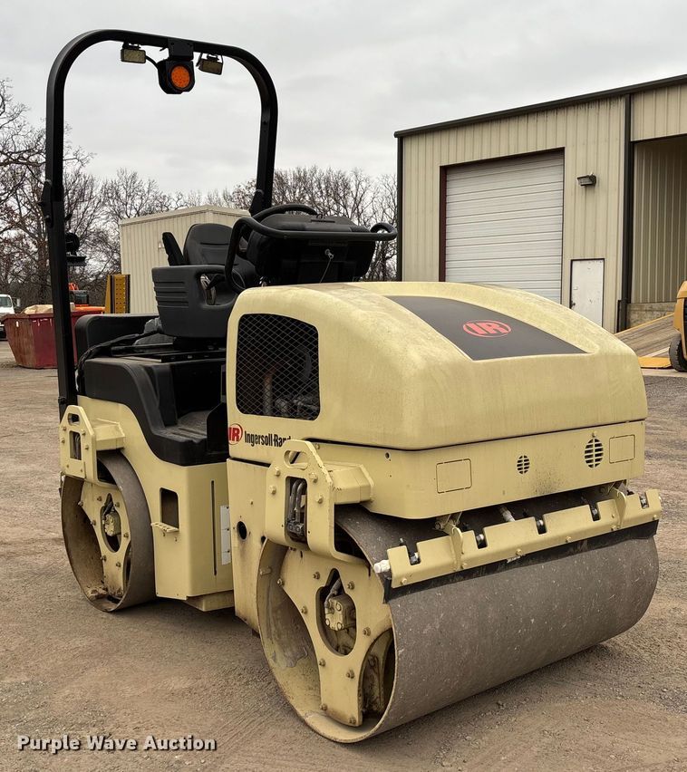 image for item EV3498 Ingersoll Rand DD-34HF double drum vibratory roller