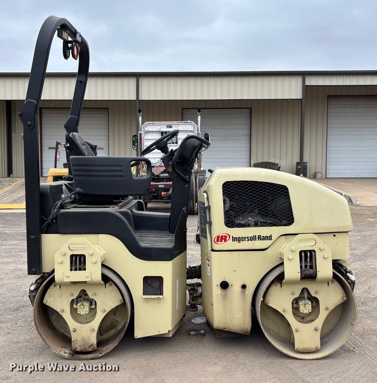 image for item EV3498 Ingersoll Rand DD-34HF double drum vibratory roller