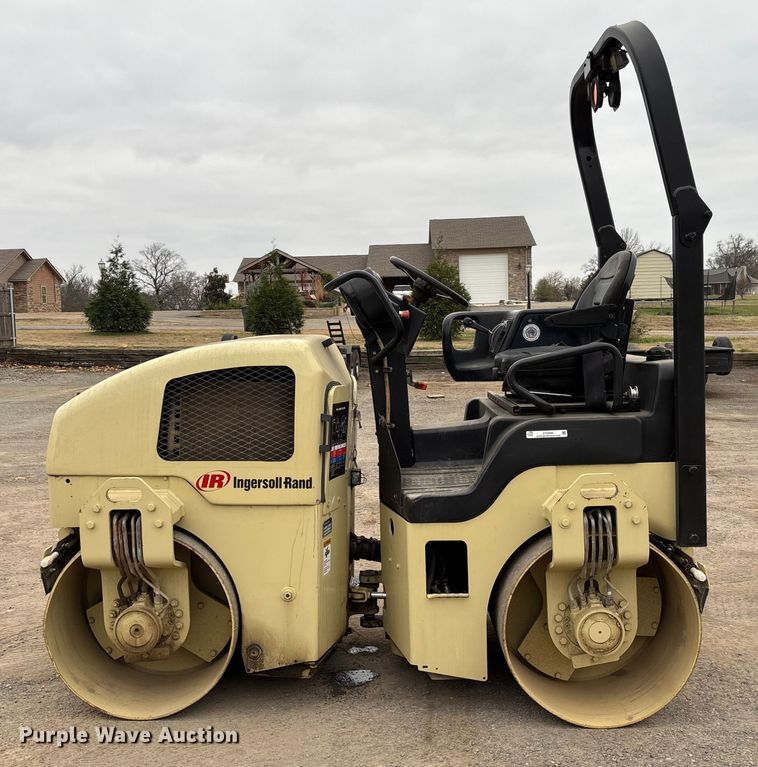 image for item EV3498 Ingersoll Rand DD-34HF double drum vibratory roller