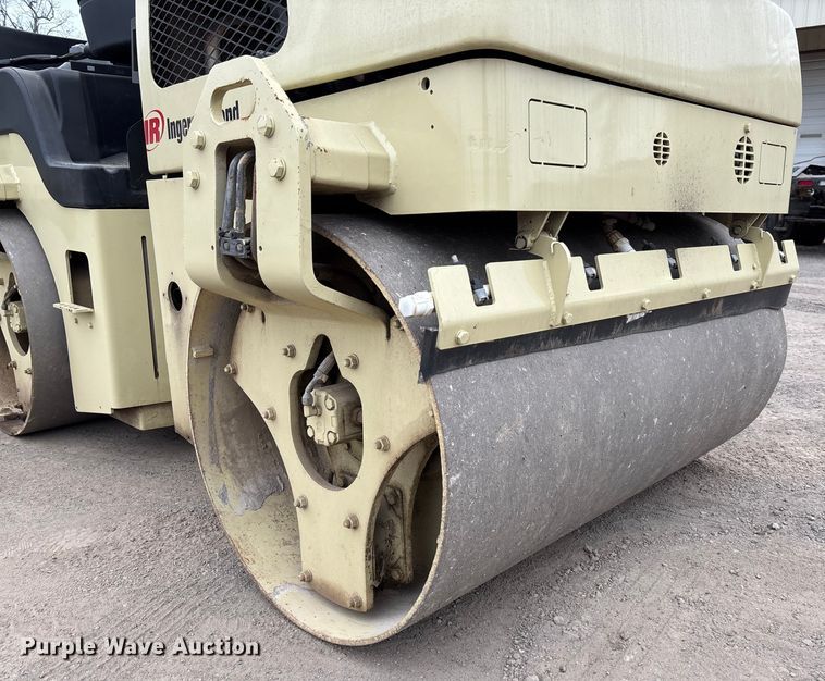 image for item EV3498 Ingersoll Rand DD-34HF double drum vibratory roller