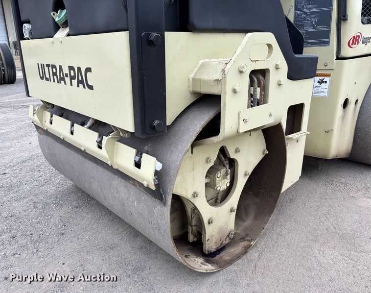 image for item EV3498 Ingersoll Rand DD-34HF double drum vibratory roller