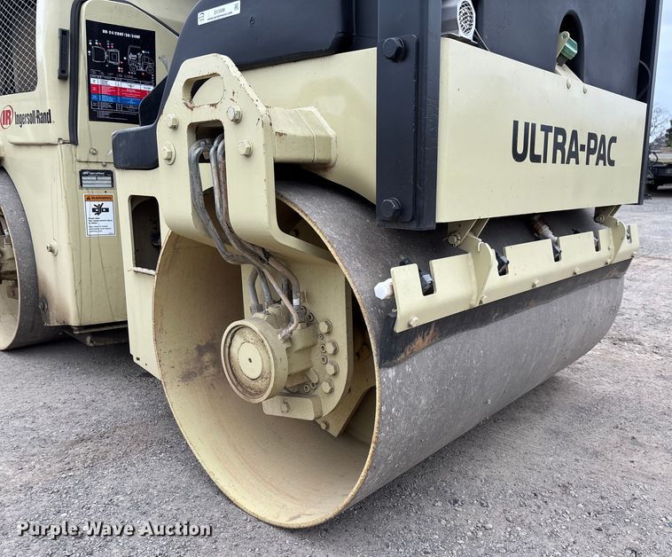 image for item EV3498 Ingersoll Rand DD-34HF double drum vibratory roller