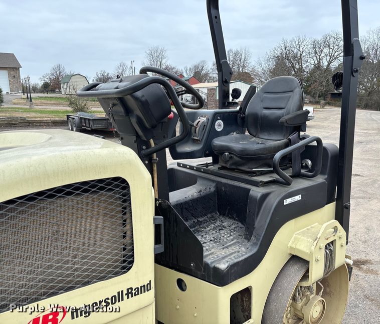 image for item EV3498 Ingersoll Rand DD-34HF double drum vibratory roller