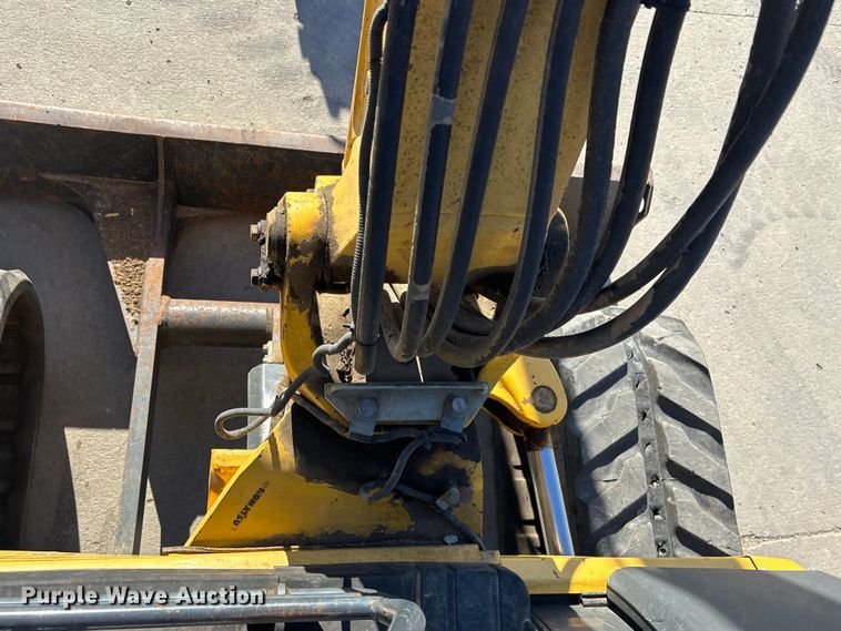 image for item FG1604 2004 Komatsu PC50MR-2 mini excavator