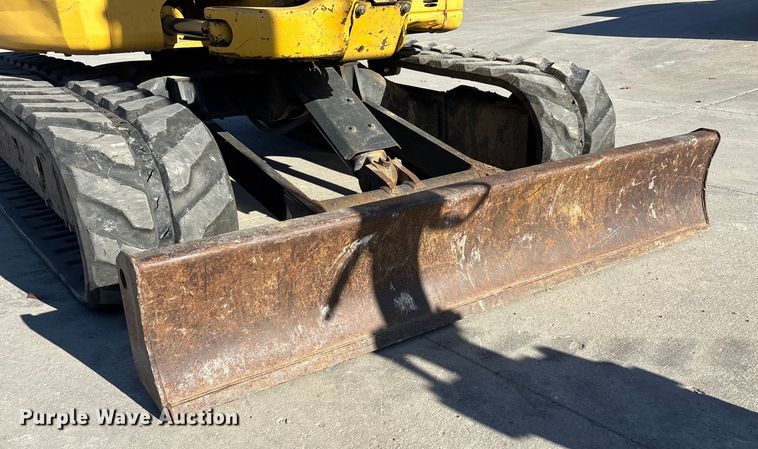 image for item FG1604 2004 Komatsu PC50MR-2 mini excavator