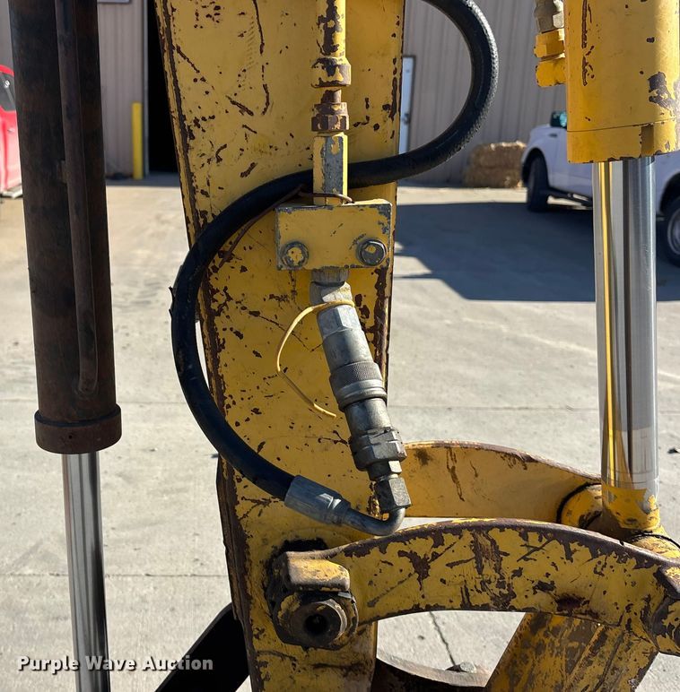 image for item FG1604 2004 Komatsu PC50MR-2 mini excavator