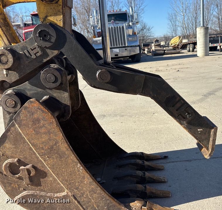 image for item FG1604 2004 Komatsu PC50MR-2 mini excavator