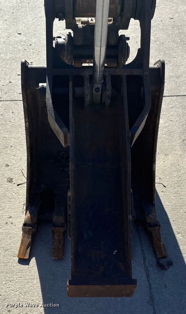 image for item FG1604 2004 Komatsu PC50MR-2 mini excavator