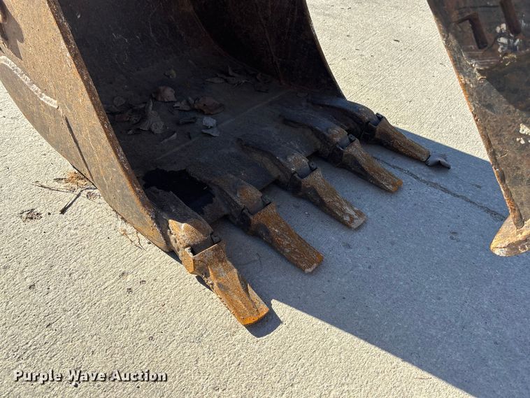 image for item FG1604 2004 Komatsu PC50MR-2 mini excavator