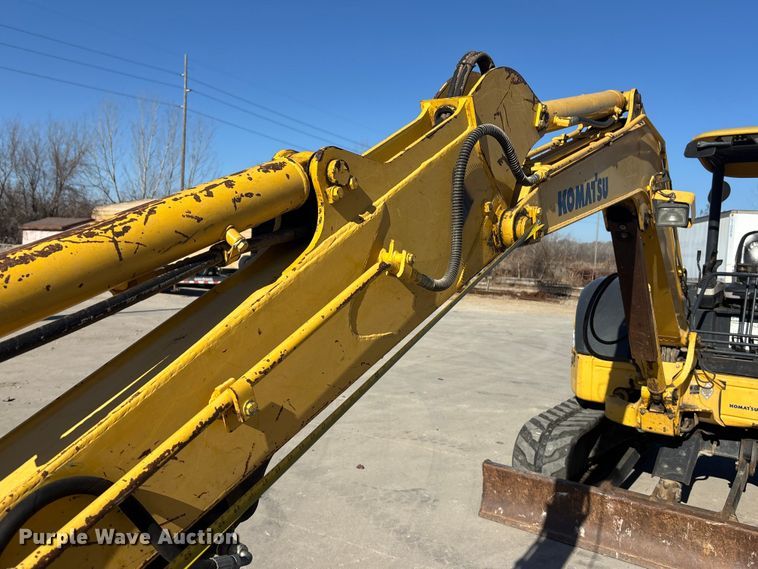 image for item FG1604 2004 Komatsu PC50MR-2 mini excavator