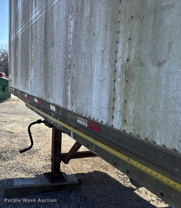 image for item FG1605 1995 Monon dry van trailer