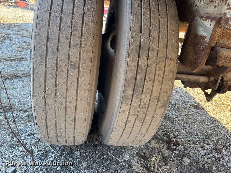 image for item FG1605 1995 Monon dry van trailer