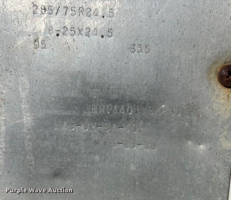 image for item FG1605 1995 Monon dry van trailer