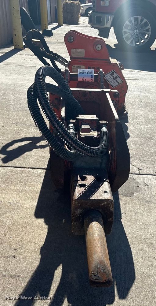 image for item FG1606 NPK breaker