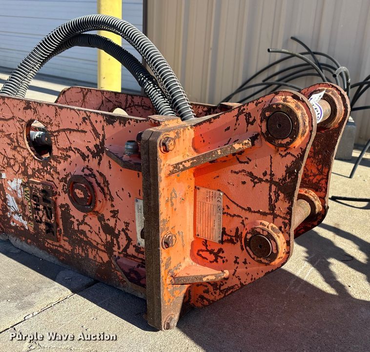 image for item FG1606 NPK breaker